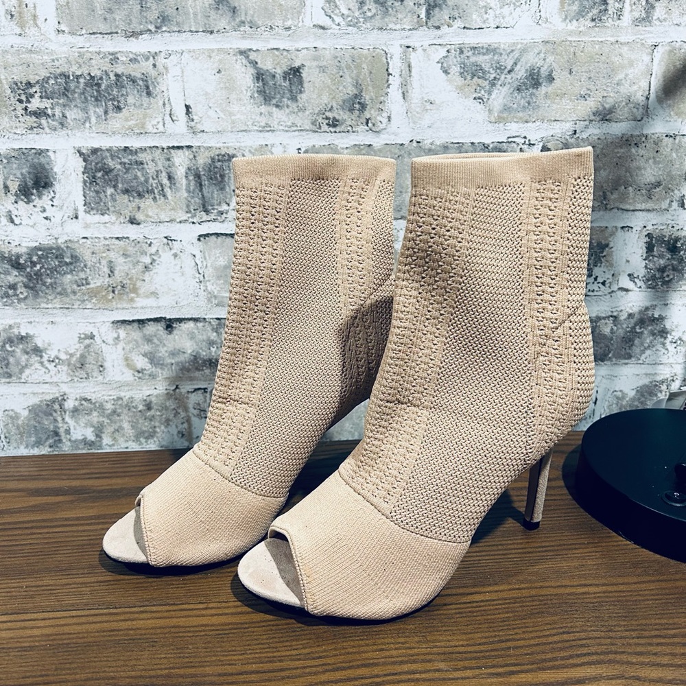 NWT Nicole Miller Peep Tow Booties